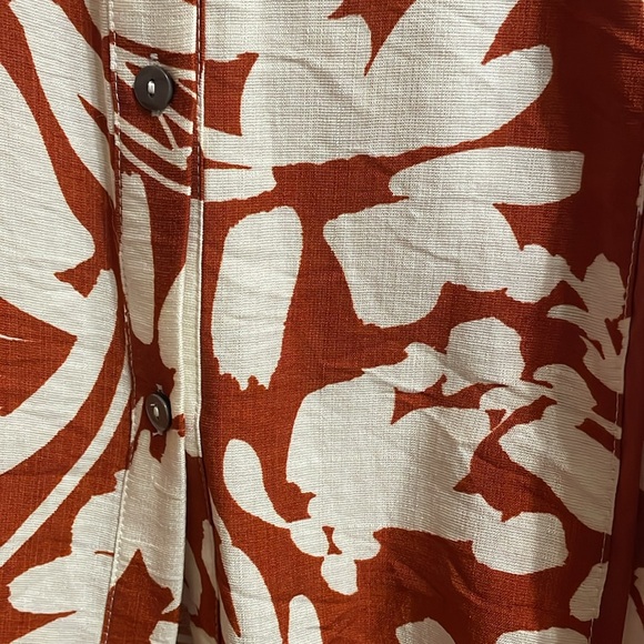 NWT Entro Rust and White Abstract Floral Blouse size small - Picture 5 of 9